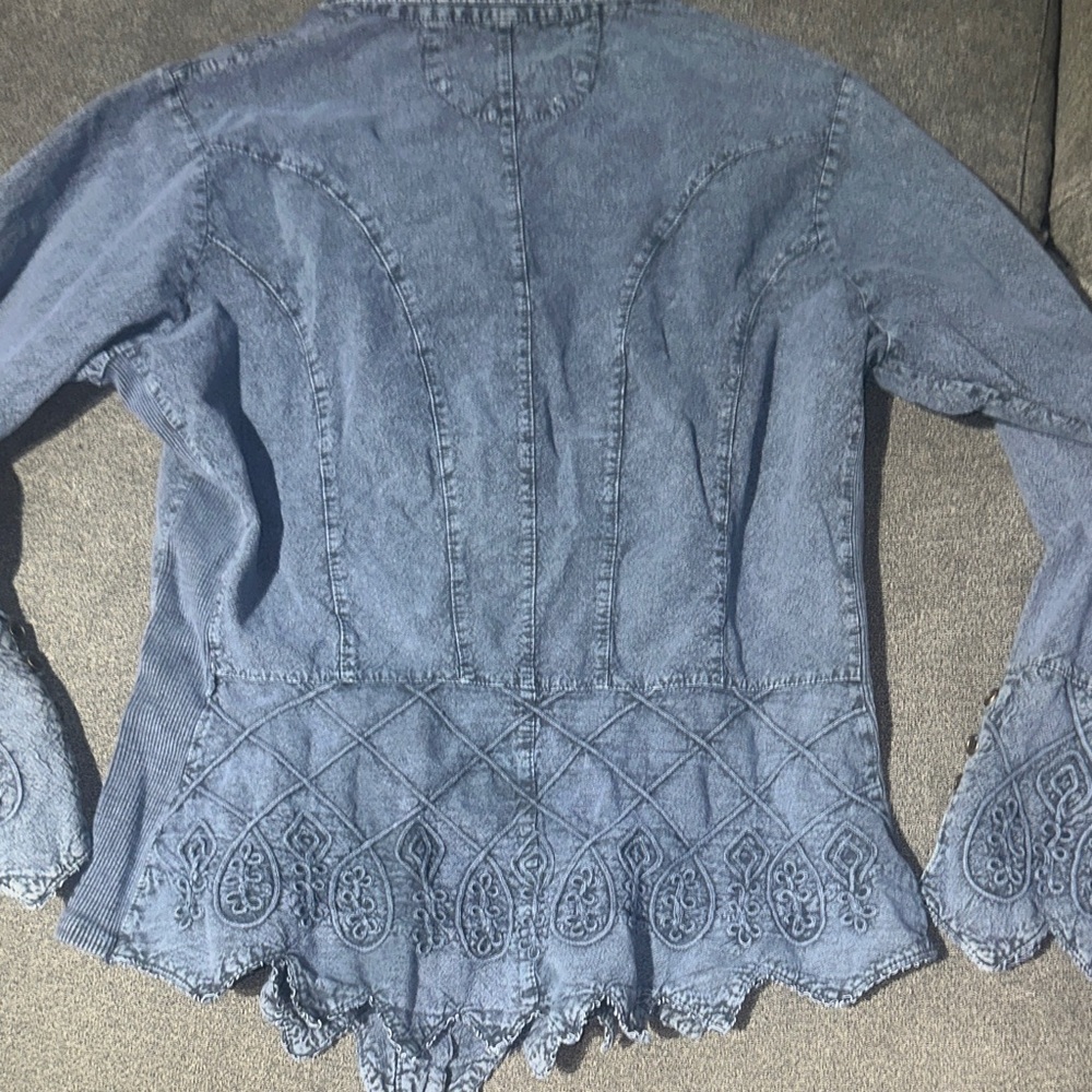 Large 100% Cotton Blue Denim Button-Up Shirt Boho tribal vibes super cute - Picture 16 of 17